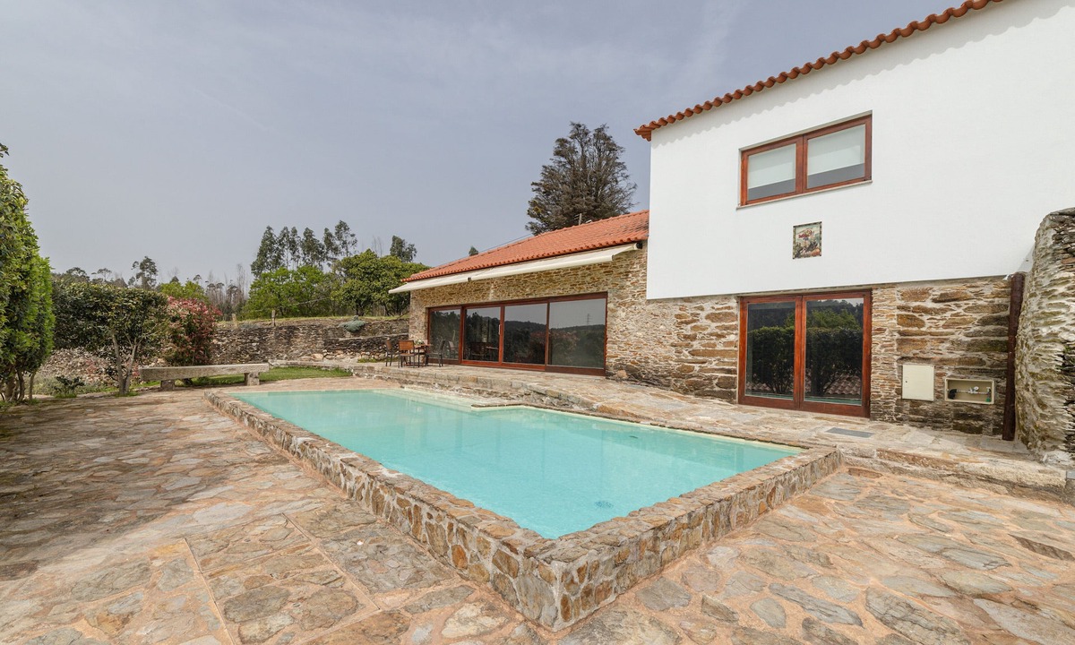 Esposade House | Nature, the Douro, and Porto in an Exclusive Villa