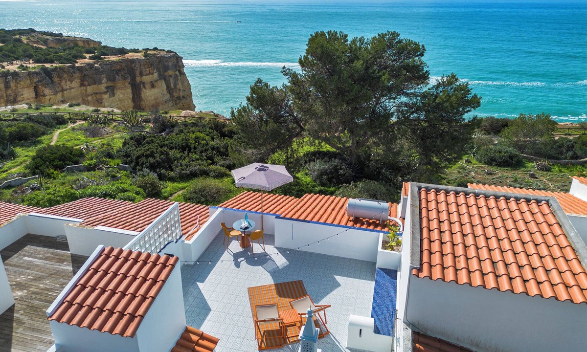 Vale de Centianes Apartment | Ocean View Apartment with rooftop terrace