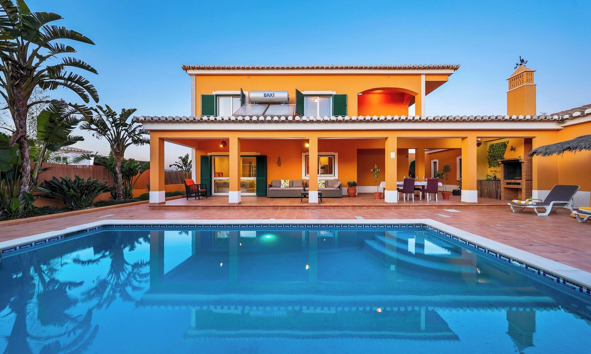 Portimao Ski Chalet | "Orange Tree Villa Alvor - South - Facing Family Villa with Private Poll"