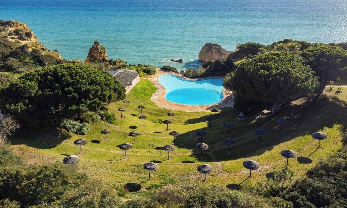 Prainha Apartment | Prainha Family Fun | Balcony & Pools