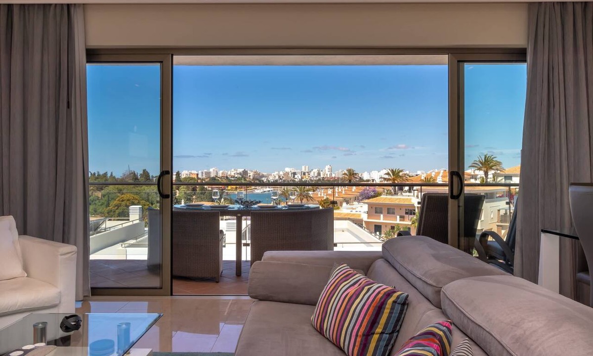 Ferragudo Apartment | Premier nº 37 - Modern Two Bedroom Apartment with Sea Views