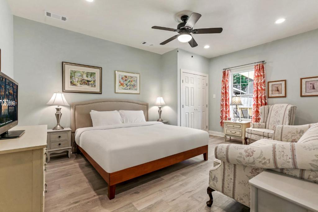 West Riverside Apartment | Renovated Historic 4BR House Near Magazine St & Uptown
