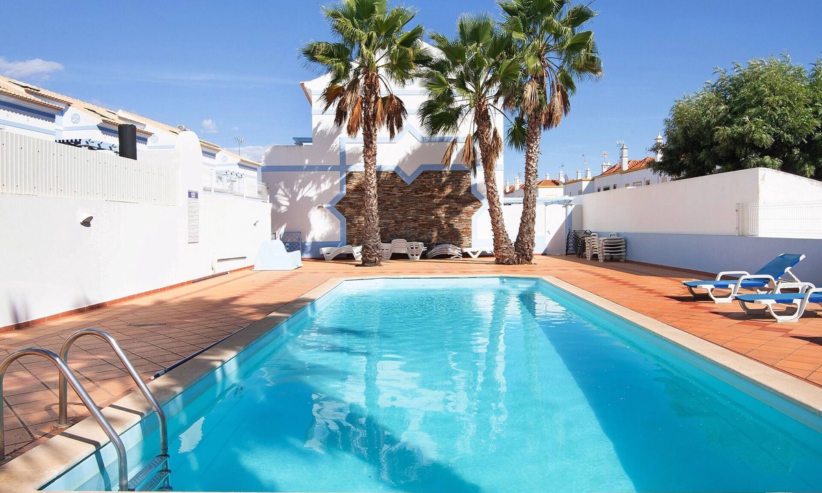 Manta Rota Villa | Residência Ideal Villas: pool, AC, barbecue, fully equipped, up to 11 guests