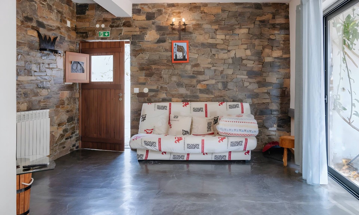 Santa Maria da Devesa Apartment | Rolhas Apartment with Shared Pool