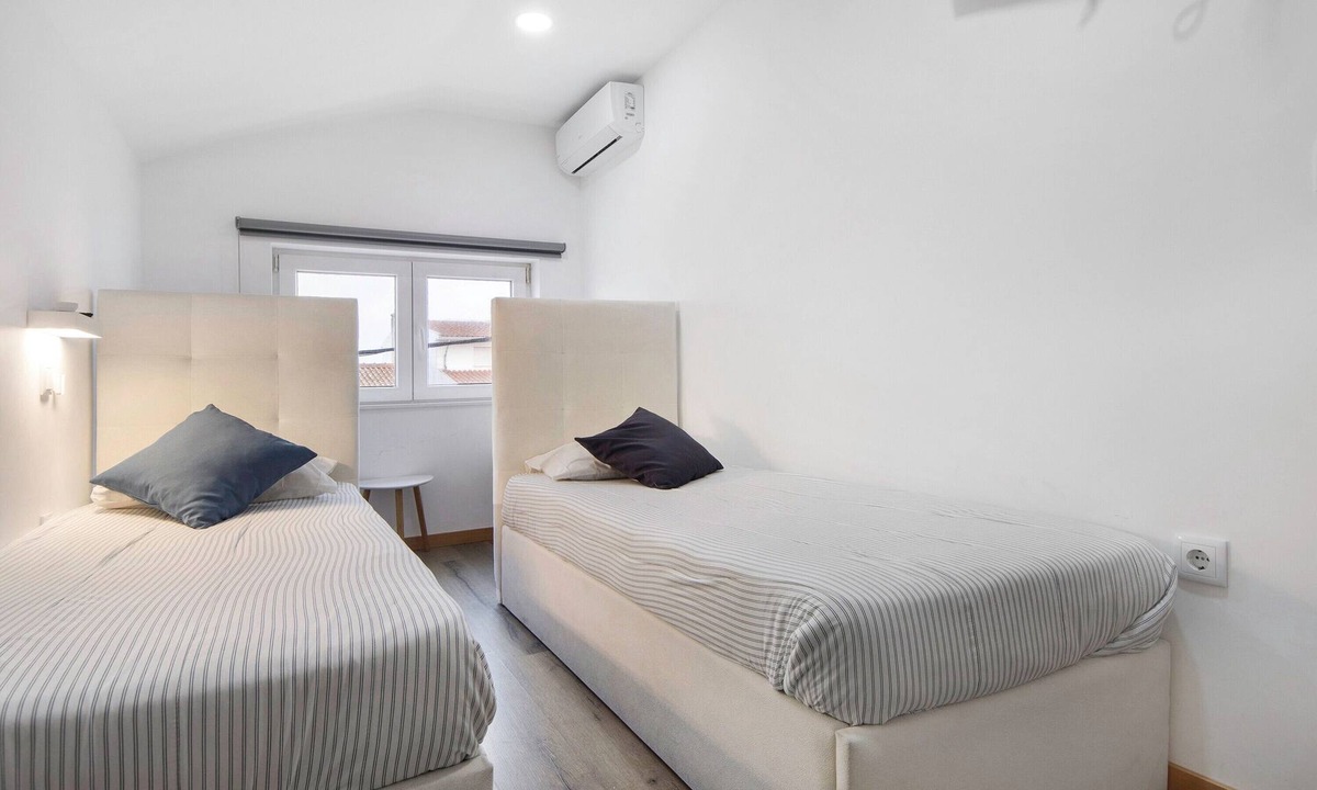 Costa Nova do Prado Apartment | Room 'Al Katekero - Quarto 201' with Wi-Fi and Air Conditioning