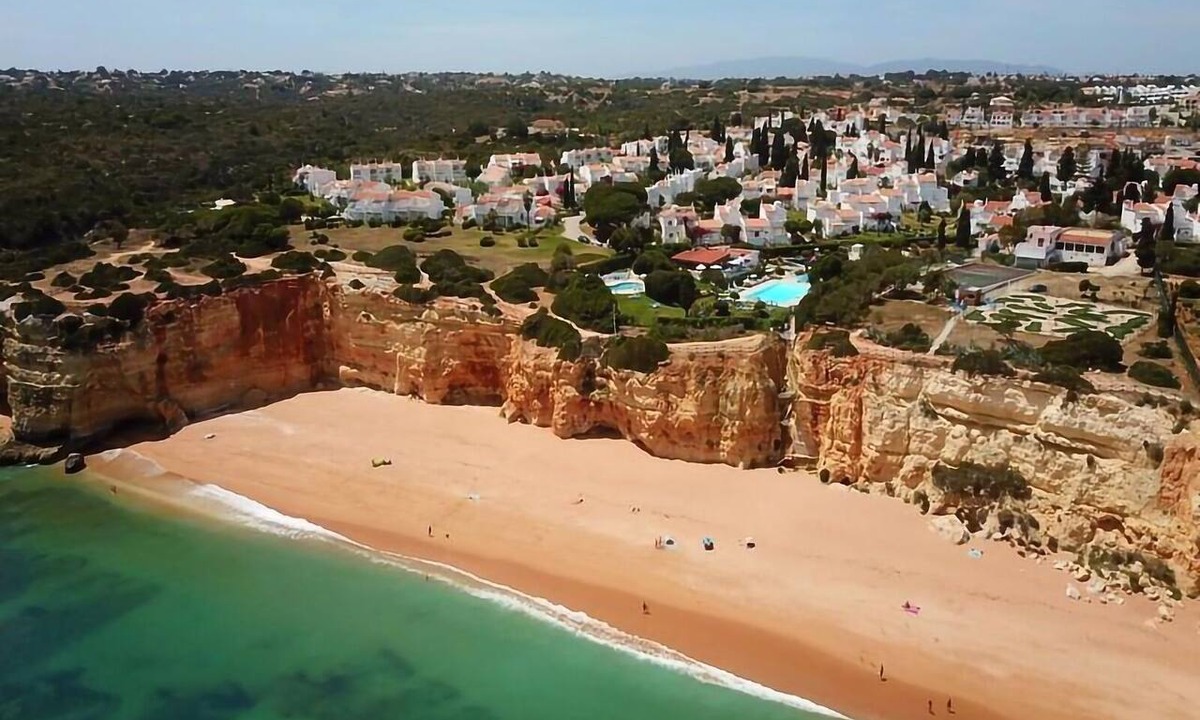 Alporchinhos Apartment | Senhora da Rocha Apartment w/SEA VIEW