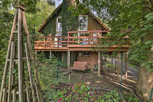 Lodi House | Serene Lodi Escape w/Deck: Boat, Hike & Sip!