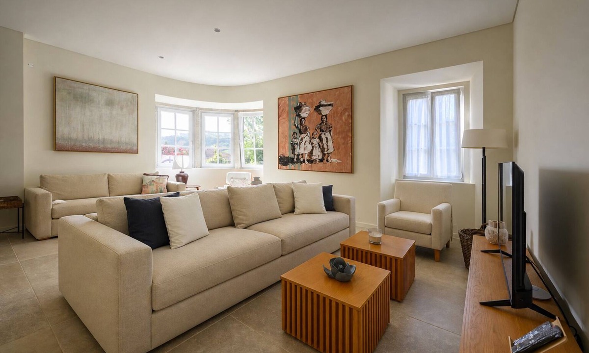 Sao Martinho do Porto Apartment | Space, charm and serenity in the heart of the village, 100 meters from the beach