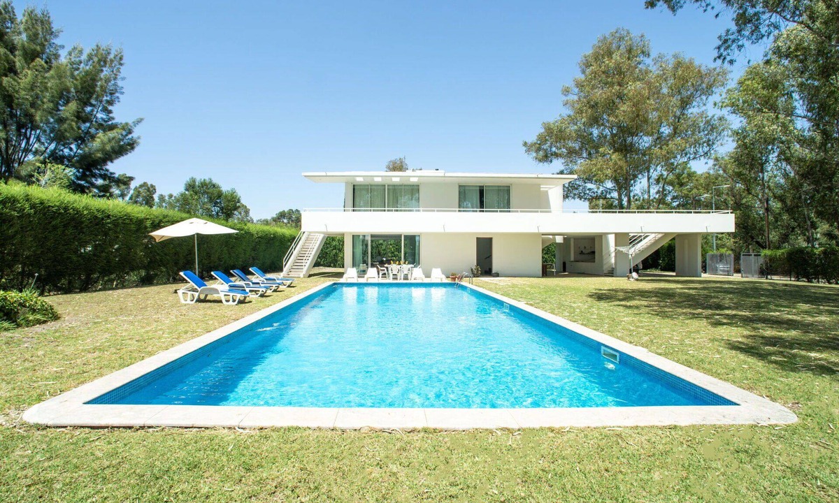 Penina House | Stunning private villa for 6 guests with private pool, A/C, WIFI, TV and terrace