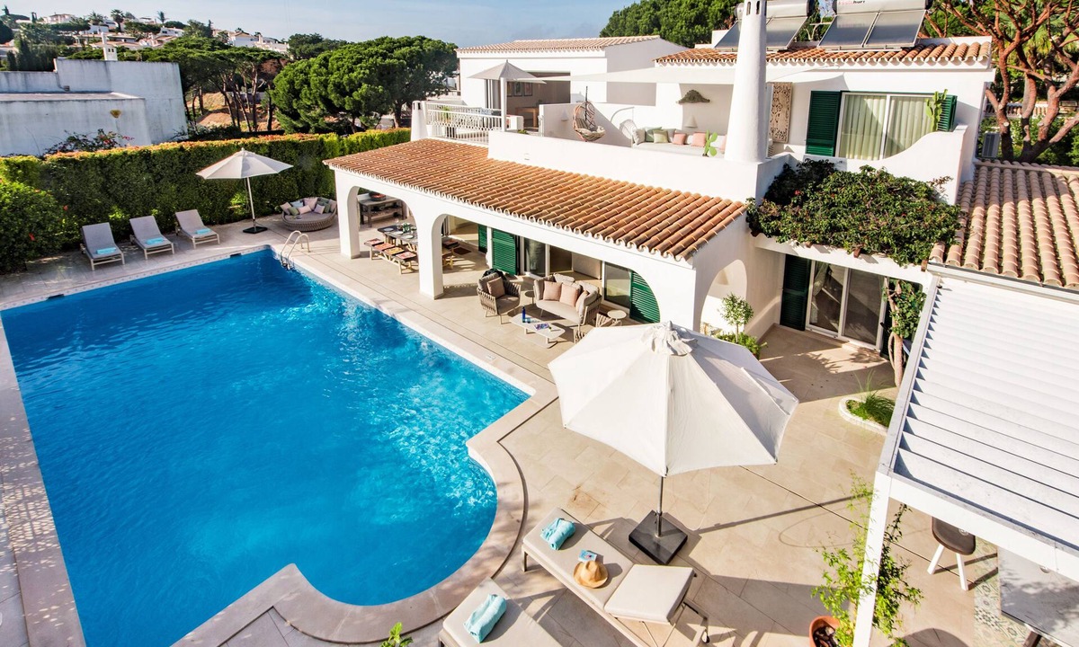 Almancil Villa | Stunning Villa With Private Heated Swimming Pool, 10 Minute Walk To The Beach