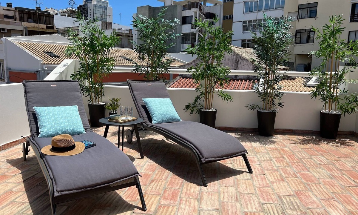 Faro City Centre House | Stylish House - Sun Terrace central location and 10 minutes walk to Beach Ferry