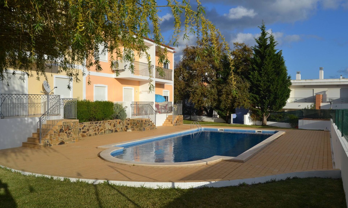Mosqueira Apartment | T1 Private Condominium with Swimming Pool