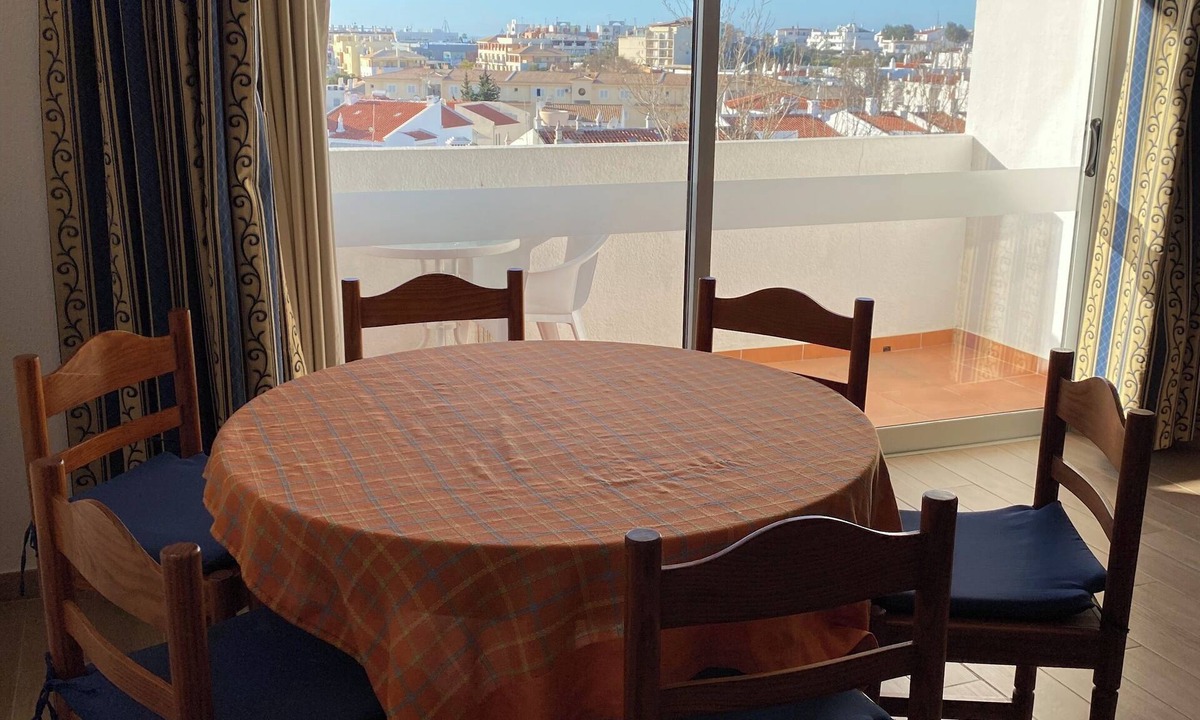 Montechoro Condo | T2 with air conditioning in the center of Albufeira, 5 minutes from S. Eulália beach