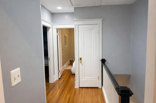 Northwest Bed & Breakfast | The Elegant Spring House Loft