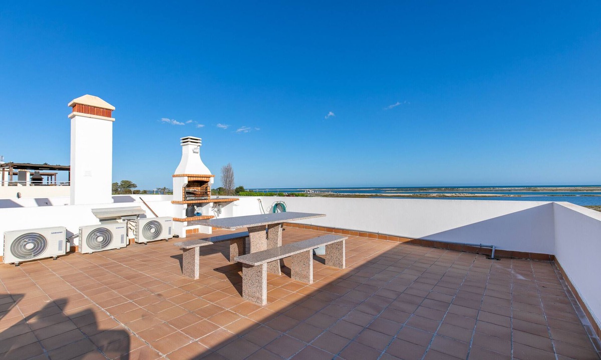 Fuseta Apartment | Two Bedroom apartment in Fuseta by Ideal Homes