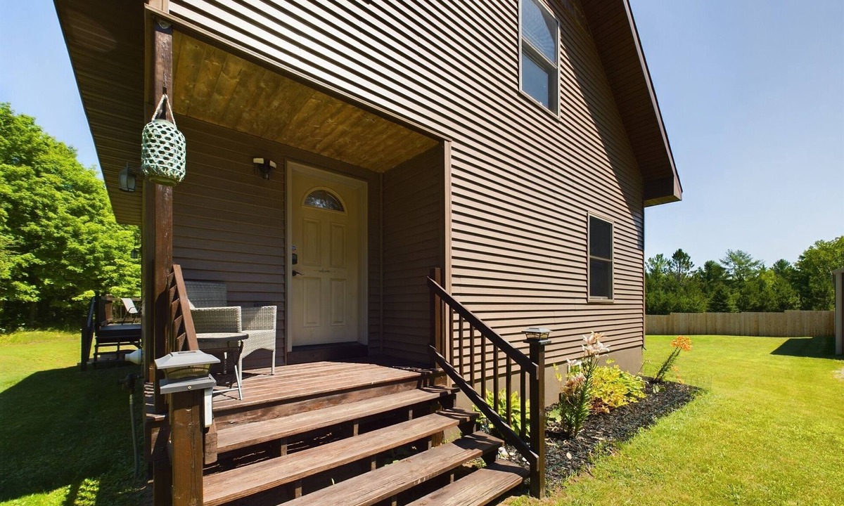 Munising House | U.P. Getaway, Close to Miners Castle, Hiking