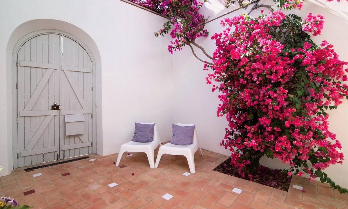 Sao Bras de Alportel Villa | Villa 'Casa Rosa' with Private Terrace and Wi-Fi