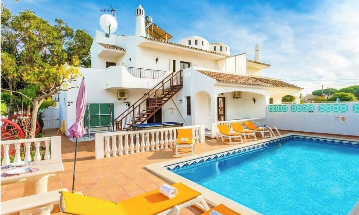 Sesmarias Villa | Villa Coelho with Sea View, Pool, Garden & Wi-Fi