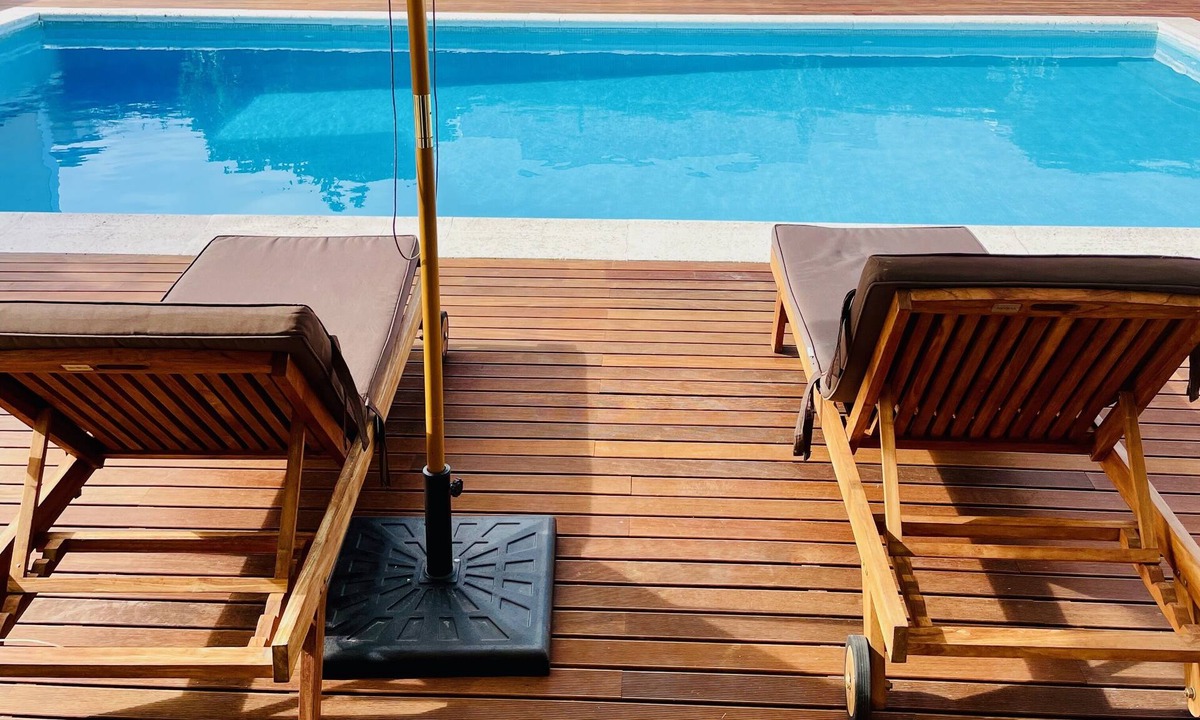 Aldeia de Brescos Villa | Villa with Garden, Pool and Wifi by the Beach and Nature Reserve