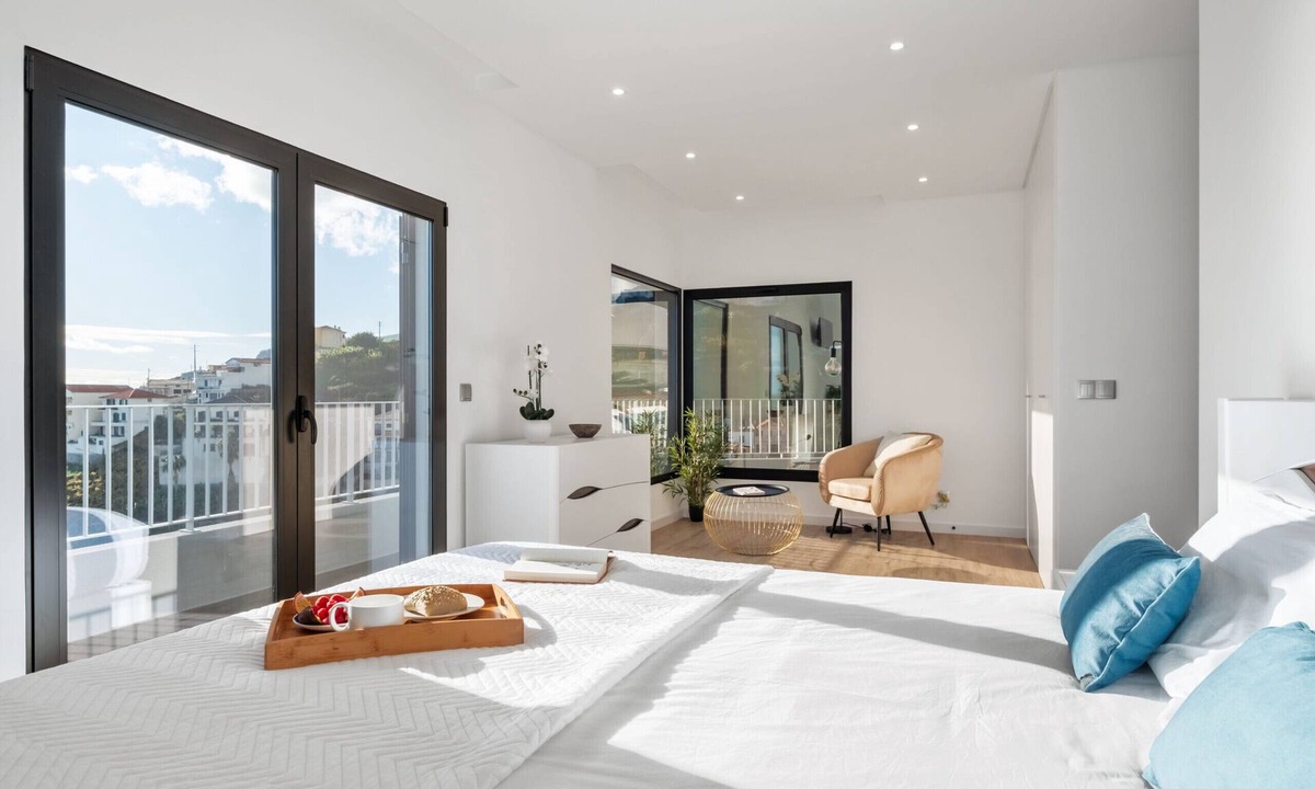 Estreito de Camara de Lobos House | VIRA by KAAMAH Vacation Homes
