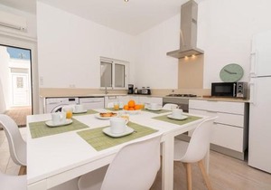Cozy Fuseta Townhouse with Terrace Roof Solarium, 5min to Beach