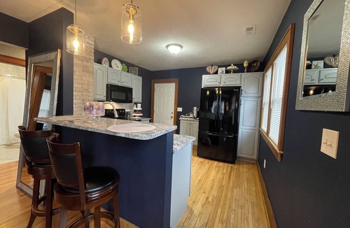 Syracuse House | 2 bed,Retreat Near SU, Airport, Thruway, I-81,Destiny,Fairgrounds,Dome, Amp.