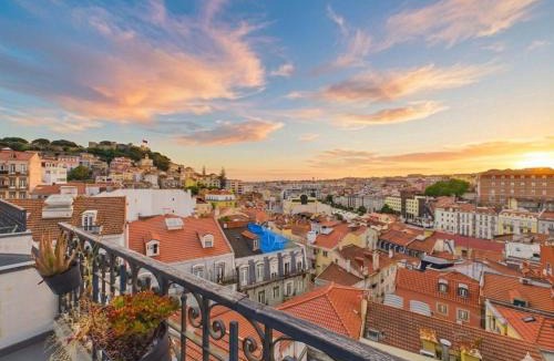 Mouraria Apartment | 2BR w/Terrace & Castle Sao Jorge Views – Alfama | By Airnest