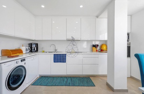 Parchal Apartment | 3-bedroom apartment in peaceful Parchal with AC