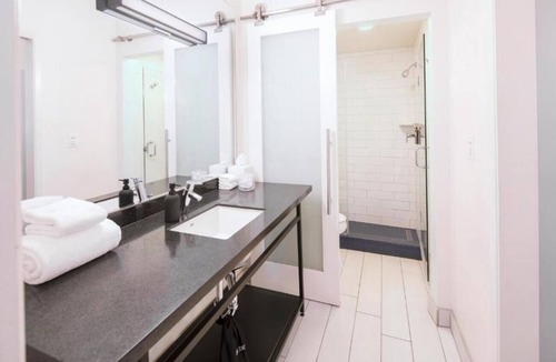 Venice Hotel | 3 Ocean-View Oasis room | Experience Venice Culture in a Beachfront Retreat