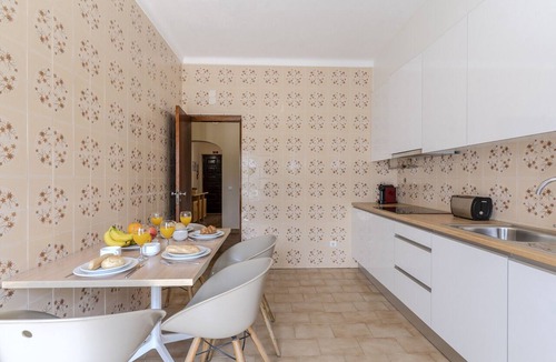 Areias de Sao Joao Villa | #392 Spacious 4-Bedroom Villa in Albufeira | Shared Pool