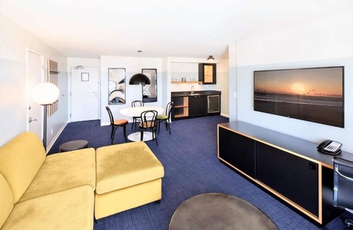 Venice Hotel | 4 Ocean Views & Bold Style in Prime Location | Few steps from Pacific Beach