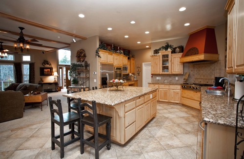 Lake Arrowhead House | 4000 sf house with A/C~gourmet kitchen~1000 sf gameroom~outdoor fire features