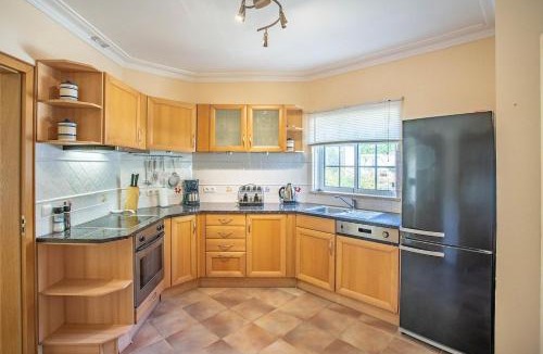 Estombar House | 49 Presa da Moura - Superbly 2 Bed Townhouse