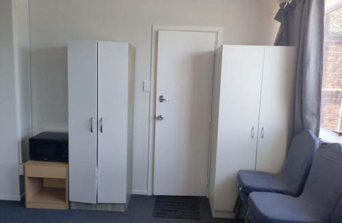 Auckland Apartment | 6 Beds including 2 Single Beds, and 4 Single Sofa Beds, Studio