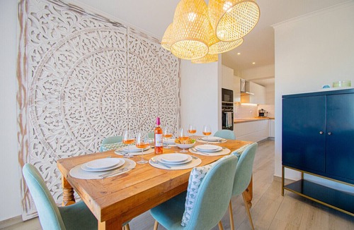 Carvoeiro Ski Chalet | 91A Casa Mel: Stylish 3-Bed Townhouse with Pool