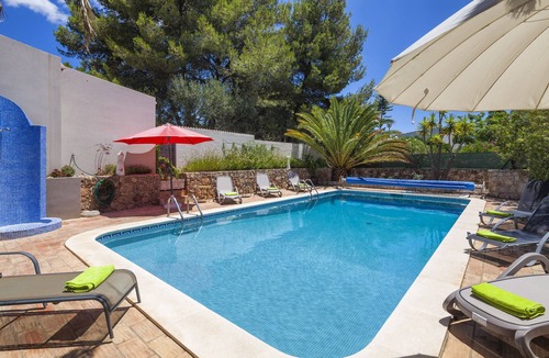 Carvoeiro House | A Caribbean vibe on the picturesque rocky Algarve coast, housekeeping service, heated saltwater pool