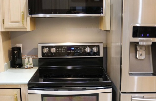 Southside House | A Little Southwest in the Southeast! Great Pool Home in Jacksonville!