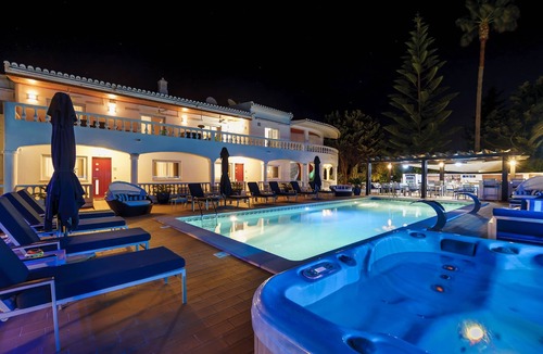 Funchal Apartment | A stylish apartment for two with poolside relaxation.