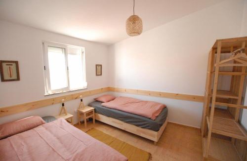 Raposeira Hostel | Algarve Surf House - Hostel for Hikers