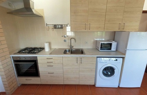Sao Bras de Alportel Apartment | Algarve T1 apartment w/balcony S. Brás de Alportel