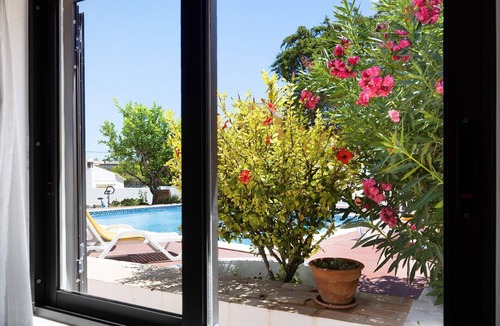 Lagos City Center Apartment | Apartment 'A Cerca - A' close to the Beach with Shared Pool & Wi-Fi