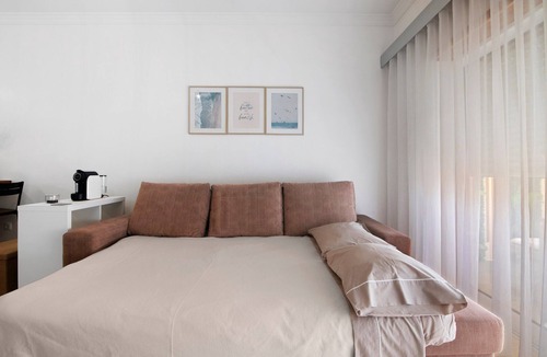 Alporchinhos Apartment | Apartment 'Brisa Salina D'Alporchinhos' with Sea View, Elevator, Air Conditioning & Wi-Fi