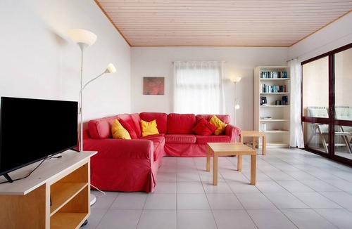 Canico Apartment | Apartment 'Casa Conny' with Sea View, Balcony and Wi-Fi