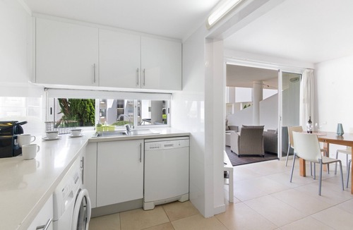 Cabanas Apartment | Apartment 'Golden Sea' with Shared Pool, Wi-Fi and Air Conditioning