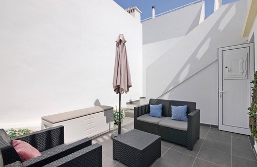 Olhao Apartment | Apartment 'Olhão Lodge - Al Berta' with Private Terrace, Wi-Fi and Air Conditioning