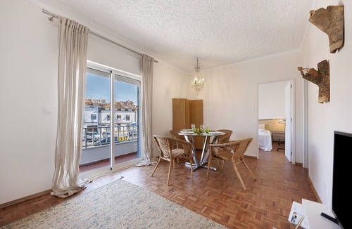 Ferragudo Apartment | Apartment 'Regato' with Private Terrace, Balcony and Wi-Fi
