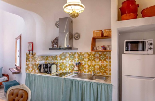 Patio House | Apartment with a terrace and a view of the garden