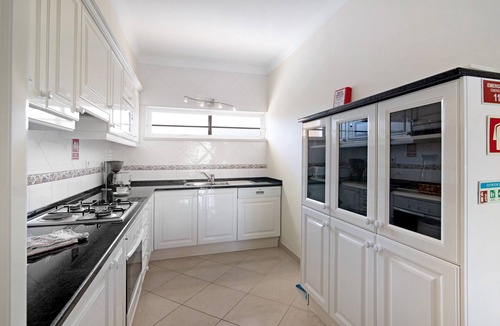 Sesmarias Apartment | Apartment 'Yara Beach Apartments T1' with Shared Pool, Wi-Fi and Air Conditioning
