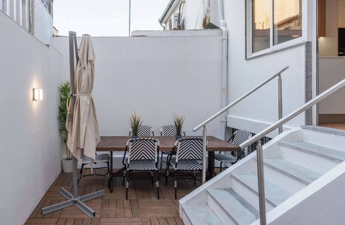 Paranhos Apartment | Artistic & Elegant Flat with Terrace by HostWise