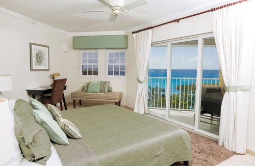 Dover Apartment | Beachfront Condo with Pool - Sapphire 511